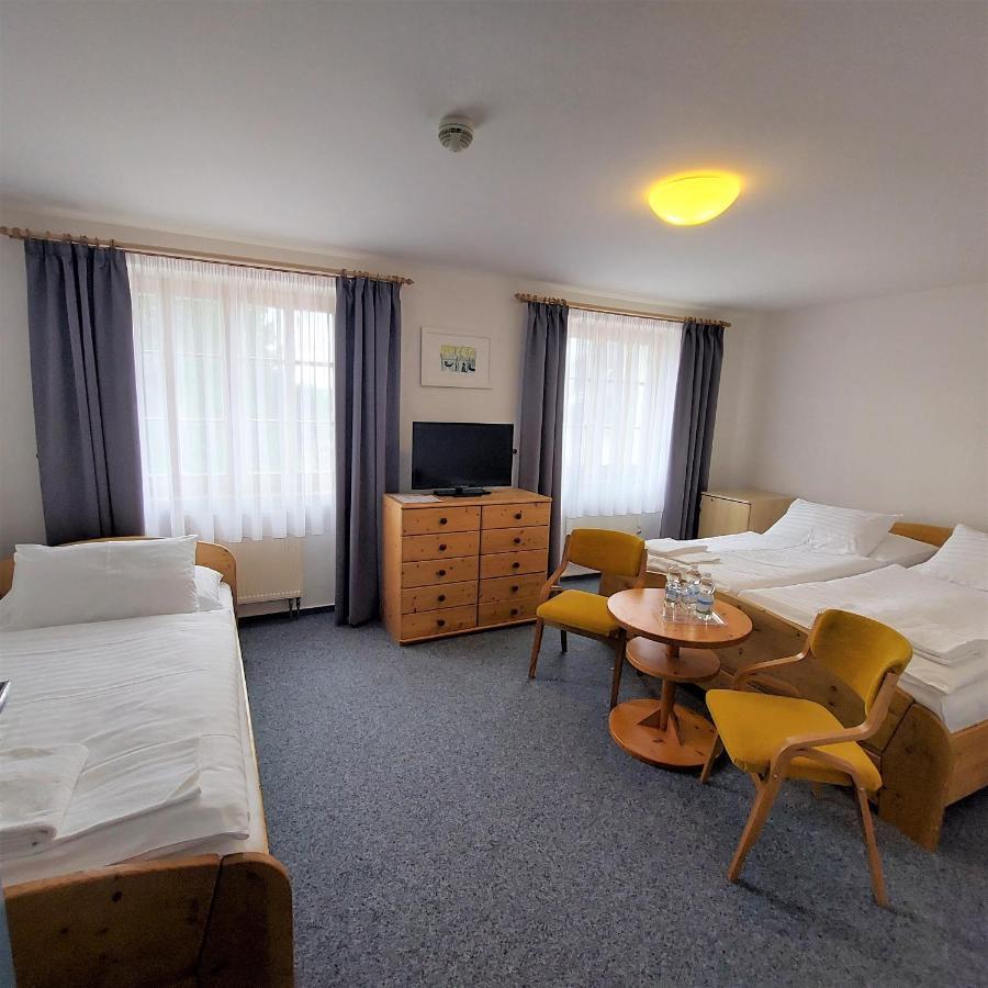 Hotel Vltava ฟริมบูร์ก ภายนอก รูปภาพ